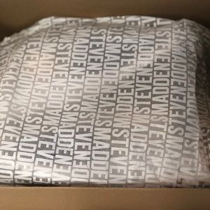 ‼️NO CHECKS‼️Steve Madden Shoes & Waist Bag